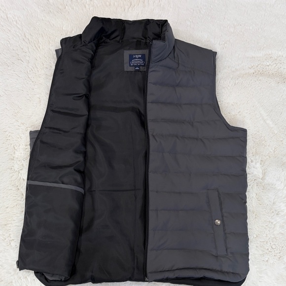 J. Crew Men's Charcoal Quilted Vest,40% feathers,Size M - Picture 13 of 17